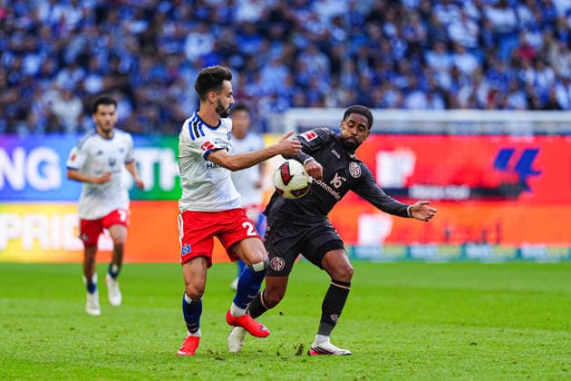 Fabio Vieira (Hamburger SV, 20), Phillipp Mwene (1. FSV Mainz 05, 02) GER, Hamburger SV vs. 1. FSV Mainz 05, Fußball, 1. Bundesliga, Spieltag 02, Saison 2026 2027, 06.09.2026 DFL REGULATIONS PROHIBIT ANY USE OF PHOTOGRAPHS AS IMAGE SEQUENCES AND OR QUASI-VIDEO GER, Hamburger SV vs. 1. FSV Mainz 05, Fußball, 1. Bundesliga, Spieltag 02, Saison 2026 2027, 06.09.2026 Hamburg *** Fabio Vieira, Hamburger SV, 20; Phillipp Mwene, 1. FSV Mainz 05, 02 GER; Hamburger SV vs. 1. FSV Mainz 05, Soccer, Bundesliga 1, Matchday 02, 2026–2027 Season, September 6, 2026 DFL regulations prohibit any use of photographs as image sequences and or quasi-video GER, Hamburger SV vs. 1. FSV Mainz 05, soccer, 1st Bundesliga, Matchday 02, 2026–2027 Season, September 6, 2026, Hamburg Copyright: xEibner-Pressefoto MarcelxvonxFehrnx EP_MFN