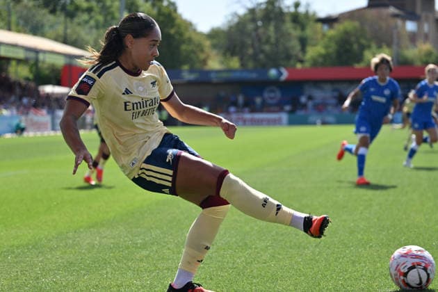 CRAWLEY, ENGLAND - SEPTEMBER 06: Olivia Smith of Arsenal in action during the Barclays Women s Super League match between Brighton & Hove Albion and Arsenal at Broadfield Stadium on September 06, 2026 in Crawley, England. Copyright: xYaroslavxDunkax xSPPx Sportspressphoto_SPR224774
