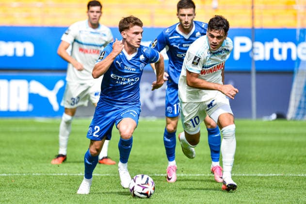 FOOTBALL : ESTAC Troyes x AS Monaco - Ligue 1 - JournÃ e 03 - 06 09 2026 Lucas Maronnier (ESTAC Troyes) Giovanni Reyna (RC Strasbourg) TroyesFrance  Copyright: xBaptistexAutissierx