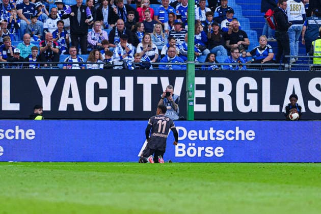 Torjubel Ransford Yeboah Königsdörffer (1. FSV Mainz 05, 11) nach Tor zum 0:5 GER, Hamburger SV vs. 1. FSV Mainz 05, Fußball, 1. Bundesliga, Spieltag 02, Saison 2026 2027, 06.09.2026 DFL REGULATIONS PROHIBIT ANY USE OF PHOTOGRAPHS AS IMAGE SEQUENCES AND OR QUASI-VIDEO GER, Hamburger SV vs. 1. FSV Mainz 05, Fußball, 1. Bundesliga, Spieltag 02, Saison 2026 2027, 06.09.2026 Hamburg *** Goal celebration by Ransford Yeboah Königsdörffer of 1. FSV Mainz 05, 11, after scoring the 0–5 goal (GER), Hamburger SV vs. 1. FSV Mainz 05, soccer, Bundesliga 1, Matchday 2, 2026–2027 season, September 6, 2026 DFL regulations prohibit any use of photographs as image sequences and or quasi-video, GER, Hamburger SV vs. 1. FSV Mainz 05, soccer, 1. Bundesliga, Matchday 02, 2026–2027 Season, September 6, 2026, Hamburg Copyright: xEibner-Pressefoto MarcelxvonxFehrnx EP_MFN