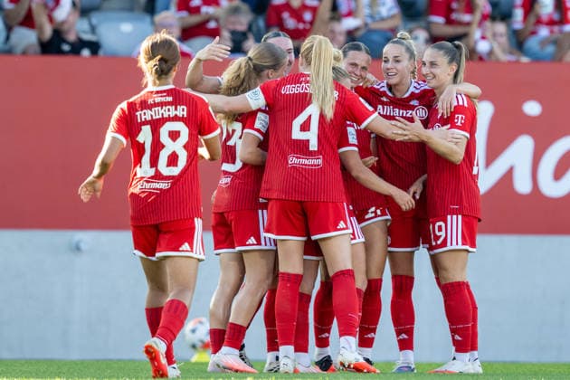 Torjubel zum 2:0, Team FC Bayern Frauen, FC Bayern Frauen Muenchen - SC Freiburg, Google Pixel Frauenbundesliga, 3. Spieltag, 06.09.26 DFB regulations prohibit any use of photographs as image sequences and or quasi-video. (kolbert-press) Muenchen Bayern Deutschland *** Goal celebration after the 2-0, FC Bayern Women s Team, FC Bayern Women Munich vs. SC Freiburg, Google Pixel Women s Bundesliga, Matchday 3, September 6, 2026. DFB regulations prohibit any use of photographs as image sequences and or quasi-videos. Kolbert Press, Munich, Bavaria, Germany Copyright: xkolbert-press UlrichxGamelx