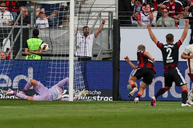 2026.09.06 xjfx Fussball 1. Bundesliga Eintracht Frankfurt - FC Augsburg, goalkeeper, Torwart Finn Dahmen (FC Augsburg), Jonathan Burkardt (Eintracht Frankfurt) scores the goal to 1:0 (DFL DFB REGULATIONS PROHIBIT ANY USE OF PHOTOGRAPHS as IMAGE SEQUENCES and or QUASI-VIDEO) *** September 6, 2026 xjfx Soccer 1st Bundesliga Eintracht Frankfurt vs. FC Augsburg, goalkeeper Finn Dahmen (FC Augsburg), Jonathan Burkardt; Eintracht Frankfurt scores the goal to make it 1–0. DFL and DFB regulations prohibit any use of photographs as image sequences and or quasi-video. Copyright: HMBxMedia JoaquimxFerreira