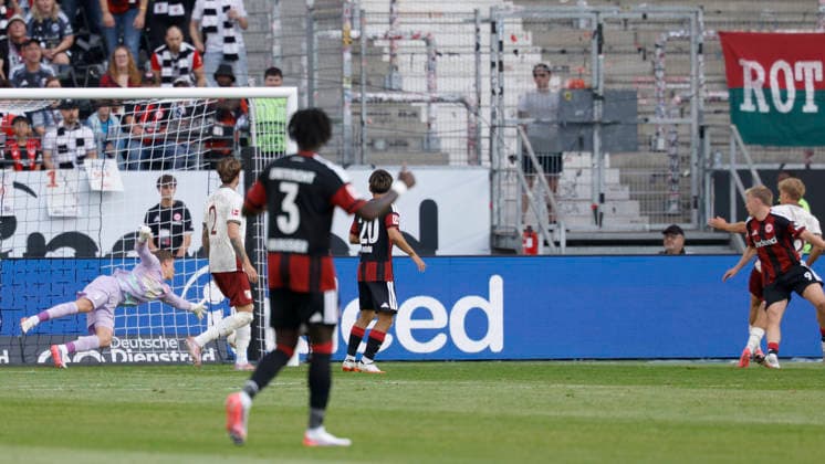 Jonathan Burkardt (Eintracht Frankfurt), Goal scored, erzielt das Tor zum 1:0, celebrate the goal, im Bundesliga-Spiel zwischen Eintracht Frankfurt und dem FC Augsburg in der Deutsche Bank Park, Frankfurt am Main, Deutschland, am 6. September 2026. in action during the Bundesliga match between Eintracht Frankfurt and FC Augsburg at the Deutsche Bank Park, Frankfurt am Main, Germany, on September 6, 2026. DFB DFL REGULATIONS PROHIBIT ANY USE OF PHOTOGRAPHS AS IMAGE SEQUENCES AND OR QUASI-VIDEO, *** Jonathan Burkardt of Eintracht Frankfurt scores the goal to make it 1–0 and celebrates during the Bundesliga match between Eintracht Frankfurt and FC Augsburg at Deutsche Bank Park in Frankfurt am Main, Germany, on September 6, 2026, in action during the Bundesliga match between Eintracht Frankfurt and FC Augsburg at Deutsche Bank Park, Frankfurt am Main, Germany, on September 6, 2026. DFB and DFL regulations prohibit any use of photographs as image sequences and or quasi-video, Copyright: HMBxMedia xHeikoxBecker