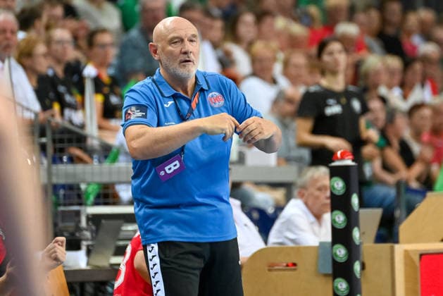 Herbert Mueller (Thueringer HC, Trainer) VfL Oldenburg vs. Thueringer HC, ALSCO Handball Bundesliga Frauen, 2. Spieltag, Saison 2026 2027, 06.09.2026, VfL Oldenburg vs. Thueringer HC, ALSCO Handball Bundesliga Frauen, 2. Spieltag, Saison 2026 2027, 06.09.2026 Oldenburg *** Herbert Mueller, Thueringer HC, Coach, VfL Oldenburg vs. Thueringer HC, ALSCO Women s Handball Bundesliga, Matchday 2, 2026–2027 Season, September 6, 2026, VfL Oldenburg vs. Thueringer HC, ALSCO Women s Handball Bundesliga, Matchday 2, 2026–2027 Season, September 6, 2026, Oldenburg Copyright: xEibner-Pressefoto RobertxGertzenx EP_RGN