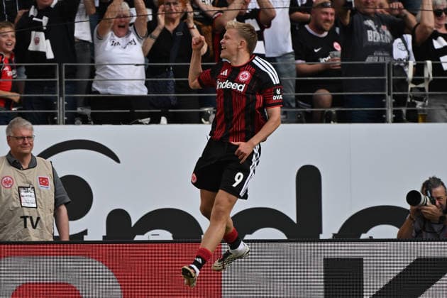 06.09.2026, xjhx, Fussball 1.Bundesliga, Eintracht Frankfurt - FC Augsburg v.l. Torjubel nach dem Tor zum celebrating the goal celebrate 1:0 durch Jonathan Jonny Burkardt (Eintracht Frankfurt) (DFL DFB REGULATIONS PROHIBIT ANY USE OF PHOTOGRAPHS as IMAGE SEQUENCES and or QUASI-VIDEO) Frankfurt am Main *** September 6, 2026, xjhx, Soccer, Bundesliga 1, Eintracht Frankfurt vs. FC Augsburg: Goal celebration after Jonathan Jonny Burkardt scored the 1–0 goal for Eintracht Frankfurt. DFL, DFB regulations prohibit any use of photographs as image sequences and or quasi-video. Frankfurt am Main