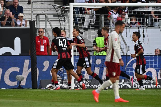 06.09.2026, xjhx, Fussball 1.Bundesliga, Eintracht Frankfurt - FC Augsburg v.l. Torjubel nach dem Tor zum celebrating the goal celebrate 1:0 durch Jonathan Jonny Burkardt (Eintracht Frankfurt) (DFL DFB REGULATIONS PROHIBIT ANY USE OF PHOTOGRAPHS as IMAGE SEQUENCES and or QUASI-VIDEO) Frankfurt am Main *** September 6, 2026, xjhx, Soccer, Bundesliga 1, Eintracht Frankfurt vs. FC Augsburg: Goal celebration after Jonathan Jonny Burkardt scored the 1–0 goal for Eintracht Frankfurt. DFL, DFB regulations prohibit any use of photographs as image sequences and or quasi-video. Frankfurt am Main
