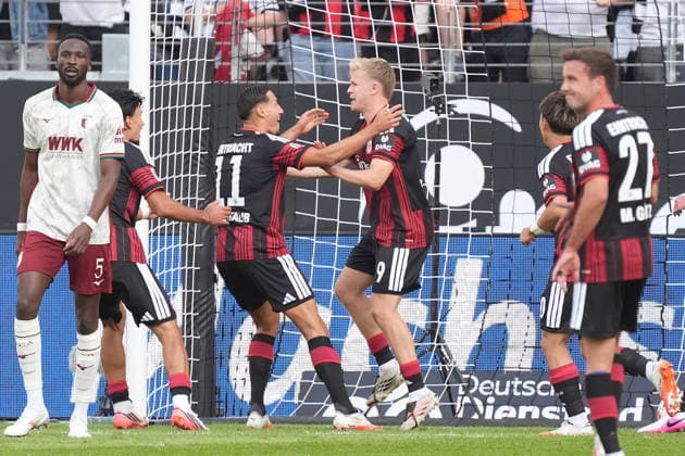 celebrate the goal, Torjubel zum 1:0 Jonathan Burkardt (Eintracht Frankfurt) mit Younes Ebnoutalib (Eintracht Frankfurt) - 06.09.2026 Bundesliga, Saison 26 27: Eintracht Frankfurt vs. FC Augsburg, Deutsche Bank Park, 2. Spieltag *** Celebrate the goal: Jonathan Burkardt s goal celebration for Eintracht Frankfurt s 1-0 lead with Younes Ebnoutalib, Eintracht Frankfurt, September 6, 2026, Bundesliga, 2026-27 season, Eintracht Frankfurt vs. FC Augsburg, Deutsche Bank Park, Matchday 2