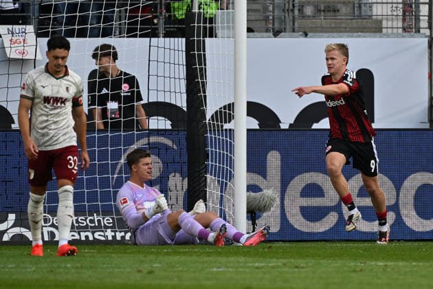 06.09.2026, xjhx, Fussball 1.Bundesliga, Eintracht Frankfurt - FC Augsburg v.l. Torjubel nach dem Tor zum celebrating the goal celebrate 1:0 durch Jonathan Jonny Burkardt (Eintracht Frankfurt) (DFL DFB REGULATIONS PROHIBIT ANY USE OF PHOTOGRAPHS as IMAGE SEQUENCES and or QUASI-VIDEO) Frankfurt am Main *** September 6, 2026, xjhx, Soccer, Bundesliga 1, Eintracht Frankfurt vs. FC Augsburg: Goal celebration after Jonathan Jonny Burkardt scored the 1-0 goal for Eintracht Frankfurt. DFL, DFB regulations prohibit any use of photographs as image sequences and or quasi-video. Frankfurt am Main