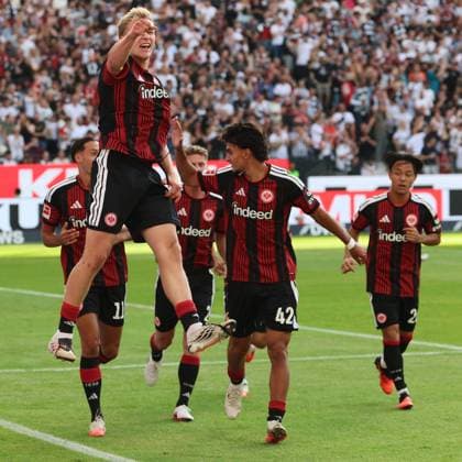 Torjubel zum 1. Heimtor der Saison, 1:0 per Kopf durch Jonathan Burkhardt, Jonathan Michael ãJonnyÒ Burkardt, Jonny Burkardt (Eintracht Frankfurt , Nr. 9) , Eintracht Frankfurt - FC Augsburg, Bundesliga, BL, Saison 2026 2027, 2. Spiel, 06.09.2026, Frankfurt Deutsche Bank Park Deutschland *** Goal celebration for the first home goal of the season, a 1-0 header by Jonathan Burkhardt, Jonathan Michael Jonny Burkardt, Jonny Burkardt, Eintracht Frankfurt, No. 9, Eintracht Frankfurt vs. FC Augsburg, Bundesliga, BL, 2026–2027 season, Match 2, September 6, 2026, Frankfurt, Deutsche Bank Park, Germany