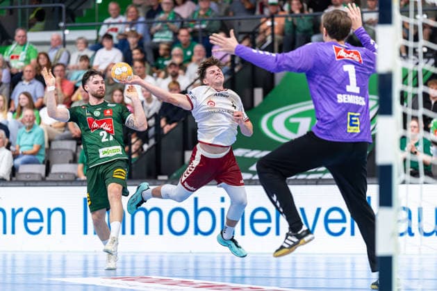 (L-R) Max Staar (GWD Minden, 27), Felix Goettler (TuSEM Essen, 04) im Torwurf gegen Malte Semisch (GWD Minden, 01) GER, GWD Minden vs. TuSEM Essen, Handball, 2. Bundesliga, 2. Spieltag, Spielzeit 2026 2027, 06.09.2026 GER, GWD Minden vs. TuSEM Essen, Handball, 2. Bundesliga, 2. Spieltag, Spielzeit 2026 2027, 06.09.2026 Minden Copyright: xEibner-Pressefoto JanxRollingerx EP_JSK