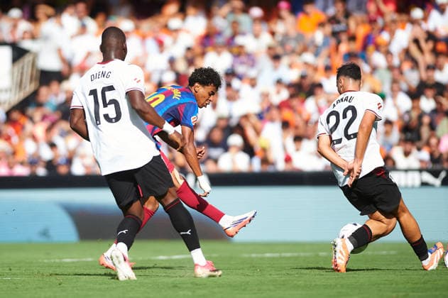 Lamine Yamal FC Barcelona, Barca during the LaLiga EA Sports match between Valencia CF and FC Barcelona at Mestalla on September 6, 2026 in Valencia, Spain. -