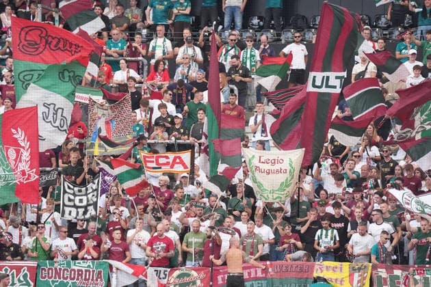 Augsburger Fans - 06.09.2026 Bundesliga, Saison 26 27: Eintracht Frankfurt vs. FC Augsburg, Deutsche Bank Park, 2. Spieltag *** Augsburg Fans September 6, 2026 Bundesliga, Season 26–27 Eintracht Frankfurt vs. FC Augsburg, Deutsche Bank Park, Matchday 2