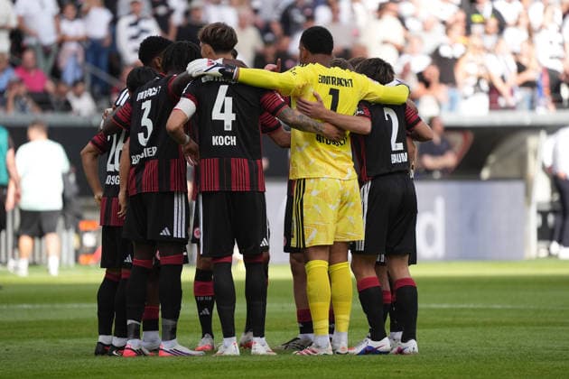 Eintracht schwört sich ein - 06.09.2026 Bundesliga, Saison 26 27: Eintracht Frankfurt vs. FC Augsburg, Deutsche Bank Park, 2. Spieltag *** Eintracht Gathers Its Forces September 6, 2026 Bundesliga, 2026–2027 Season Eintracht Frankfurt vs. FC Augsburg, Deutsche Bank Park, Matchday 2