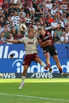 Tor zum 1:0 per Kopf durch Jonathan Burkhardt, Jonathan Michael ãJonnyÒ Burkardt, Jonny Burkardt (Eintracht Frankfurt , Nr. 9) gegen Hennes Behrens (FC Augsburg, 16), Eintracht Frankfurt - FC Augsburg, Bundesliga, BL, Saison 2026 2027, 2. Spiel, 06.09.2026, Frankfurt Deutsche Bank Park Deutschland *** Goal to make it 1–0, scored with a header by Jonathan Burkhardt, Jonathan Michael Jonny Burkardt, Jonny Burkardt (Eintracht Frankfurt), No. 9, against Hennes Behrens (FC Augsburg), 16, Eintracht Frankfurt vs. FC Augsburg, Bundesliga, BL, 2026–2027 season, Match 2, September 6, 2026, Frankfurt, Deutsche Bank Park, Germany