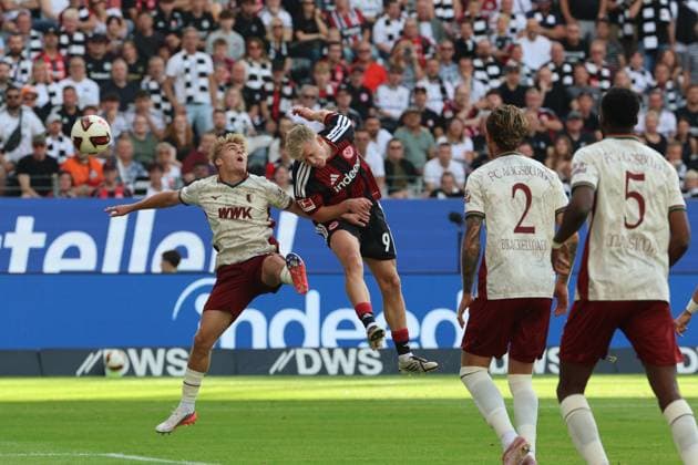 Tor zum 1:0 per Kopf durch Jonathan Burkhardt, Jonathan Michael ãJonnyÒ Burkardt, Jonny Burkardt (Eintracht Frankfurt , Nr. 9) gegen Hennes Behrens (FC Augsburg, 16), Eintracht Frankfurt - FC Augsburg, Bundesliga, BL, Saison 2026 2027, 2. Spiel, 06.09.2026, Frankfurt Deutsche Bank Park Deutschland *** Goal to make it 1-0, scored with a header by Jonathan Burkhardt, Jonathan Michael Jonny Burkardt, Jonny Burkardt (Eintracht Frankfurt), No. 9, against Hennes Behrens (FC Augsburg), 16, Eintracht Frankfurt vs. FC Augsburg, Bundesliga, BL, 2026–2027 season, Match 2, September 6, 2026, Frankfurt, Deutsche Bank Park, Germany
