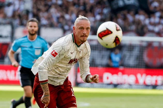 Marius Wolf (FC Augsburg, 27) am Ball , Deutschland, Fussball, 1. Bundesliga, 2.Spieltag, 2026 2027, Eintracht Frankfurt vs. FC Augsburg, 06.09.2026, Frankfurt am Main Deutsche-Bank-Park Deutschland *** Marius Wolf, FC Augsburg, 27 on the ball, Germany, soccer, Bundesliga 1, Matchday 2, 2026–2027, Eintracht Frankfurt vs. FC Augsburg, September 6, 2026, Frankfurt am Main, Deutsche Bank Park, Germany Copyright: xGrantxHubbsx