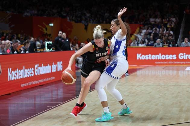 Belgium s Nastja Claessens and Puerto Rico™ Arella Guirantes fight for the ball during a game between Belgian national basketball team Belgian Cats and Puerto Rico, game 2 of the group phase at the FIBA Women s Basketball World Cup, on Sunday 6 September 2026, in Berlin, Germany. The FIBA Women s Basketball World Cup takes place in Berlin from 4 to 23 September 2026. VIRGINIExLEFOUR  x185458024x