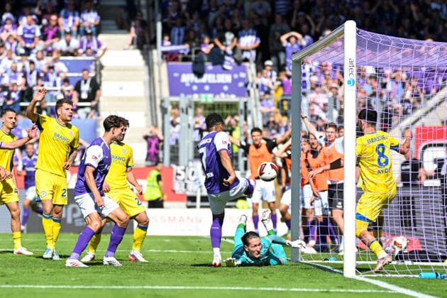 2. Bundesliga - 26 27 - VfL Osnabrück - Eintracht Braunschweig am 06.09.2026 an der Bremer Brücke in Osnabrück Tor zum 1:0. Torschuetze Torschütze Daniel Kyereh (Osnabrueck) mit dem Treffer zum 1:0 gegen Torwart Ron-Thorben Hoffmann (Braunschweig) *** 2. Bundesliga 26 27 VfL Osnabrück vs. Eintracht Braunschweig on September 6, 2026, at Bremer Brücke in Osnabrück. Goal: 1–0. Scorer: Daniel Kyereh (Osnabrück) with the goal that made it 1–0 against the goalkeeper Ron Thorben Hoffmann (Braunschweig) MT