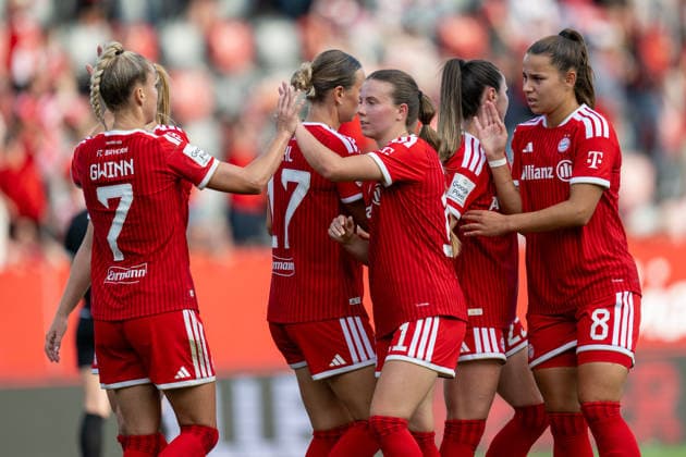 Torjubel zum 4:1, Giulia Gwinn 7 (FC Bayern Muenchen), Katharina Naschenweng 19 (FC Bayern Muenchen), Lena Oberdorf 8 (FC Bayern Muenchen), FC Bayern Frauen Muenchen - SC Freiburg, Google Pixel Frauenbundesliga, 3. Spieltag, 06.09.26 DFB regulations prohibit any use of photographs as image sequences and or quasi-video. (kolbert-press) Muenchen Bayern Deutschland *** Goal celebration after the 4-1 win: Giulia Gwinn 7 FC Bayern Munich, Katharina Naschenweng 19 FC Bayern Munich, Lena Oberdorf 8 FC Bayern Munich, FC Bayern Munich Women vs. SC Freiburg, Google Pixel Women s Bundesliga, Matchday 3, September 6, 2026 DFB regulations prohibit any use of photographs as image sequences and or quasi-video; Kolbert Press, Munich, Bayern, Germany Copyright: xkolbert-press UlrichxGamelx