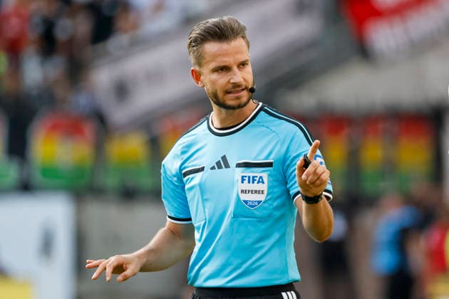 Schiedsrichter Daniel Schlager , Deutschland, Fussball, 1. Bundesliga, 2.Spieltag, 2026 2027, Eintracht Frankfurt vs. FC Augsburg, 06.09.2026, Frankfurt am Main Deutsche-Bank-Park Deutschland *** Referee Daniel Schlager, Germany, Soccer, Bundesliga 1, Matchday 2, 2026–2027, Eintracht Frankfurt vs. FC Augsburg, September 6, 2026, Frankfurt am Main, Deutsche Bank Park, Germany Copyright: xGrantxHubbsx