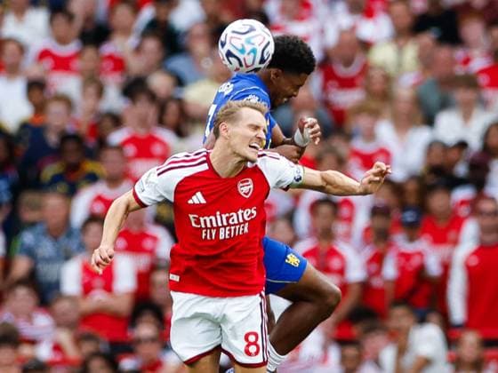 Sport Bilder des Tages Martin odegaard of Arsenal and Wesley Fofana of Chelsea battle for the ball in the air Arsenal v Chelsea, Premier League, Football, Emirates Stadium, London, UK - 06 Sep 2026London Emirates Stadium United Kingdom EDITORIAL USE ONLY No use with unauthorised audio, video, data, fixture lists, club league logos or live services. Online in-match use limited to 120 images, no video emulation. No use in betting, games or single club league player publications.  Copyright: xMattxImpey Shutterstockx 17137590bp