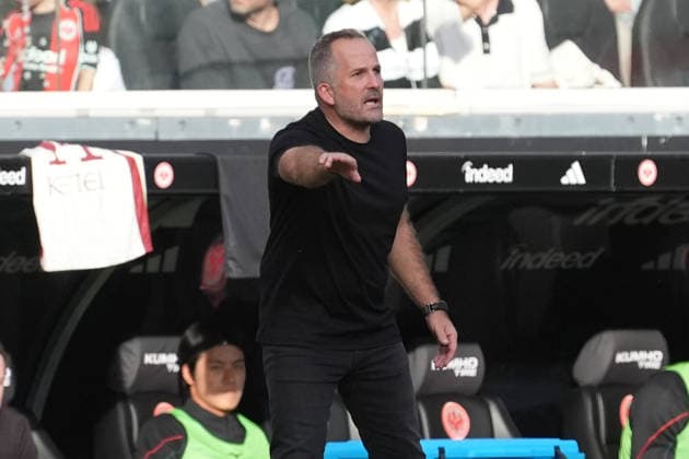 Trainer Manuel Baum (FC Augsburg) gestikuliert - 06.09.2026 Bundesliga, Saison 26 27: Eintracht Frankfurt vs. FC Augsburg, Deutsche Bank Park, 2. Spieltag *** Coach Manuel Baum of FC Augsburg gestures on September 6, 2026, Bundesliga, 2026–27 season: Eintracht Frankfurt vs. FC Augsburg, Deutsche Bank Park, Matchday 2