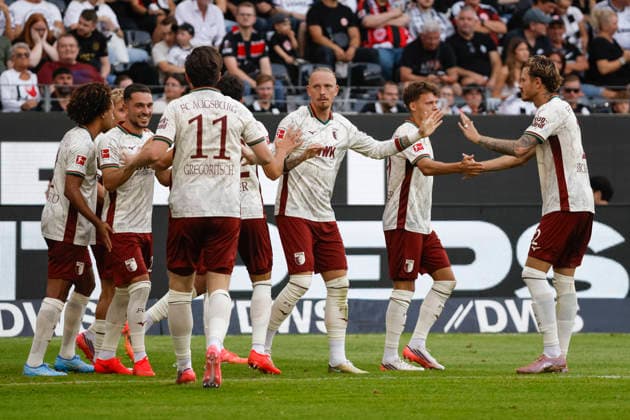Torjubel FC Augsburg beim 1:1 durch Arijon Ibrahimovic (FC Augsburg, 21), Freude, Begeisterung, positive Emotionen, Torerfolg , Deutschland, Fussball, 1. Bundesliga, 2.Spieltag, 2026 2027, Eintracht Frankfurt vs. FC Augsburg, 06.09.2026, Frankfurt am Main Deutsche-Bank-Park Deutschland *** FC Augsburg celebrates Arijon Ibrahimovic s goal to tie the game at 1-1, FC Augsburg, 21, joy, excitement, positive emotions, goal, Germany, soccer, Bundesliga 1, Matchday 2, 2026–2027, Eintracht Frankfurt vs. FC Augsburg, September 6, 2026, Frankfurt am Main, Deutsche Bank Park, Germany Copyright: xGrantxHubbsx