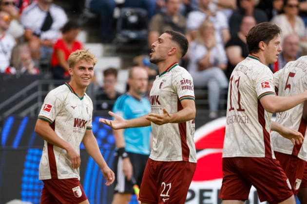 Torjubel bei Arijon Ibrahimovic (FC Augsburg, 21) nach seinem Tor zum 1:1, Freude, Begeisterung, positive Emotionen, Torerfolg , Deutschland, Fussball, 1. Bundesliga, 2.Spieltag, 2026 2027, Eintracht Frankfurt vs. FC Augsburg, 06.09.2026, Frankfurt am Main Deutsche-Bank-Park Deutschland *** Goal celebration by Arijon Ibrahimovic of FC Augsburg, 21, after his goal to make it 1–1: joy, excitement, positive emotions, goal scored, Germany, soccer, Bundesliga 1, Matchday 2, 2026–2027, Eintracht Frankfurt vs. FC Augsburg, September 6, 2026, Frankfurt am Main, Deutsche Bank Park, Germany Copyright: xGrantxHubbsx