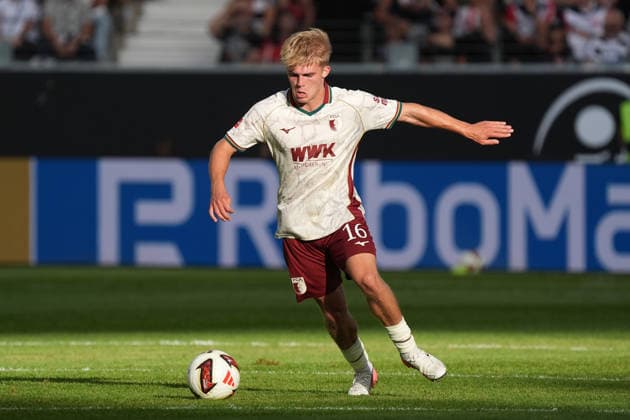 Hennes Behrens (FC Augsburg) - 06.09.2026 Bundesliga, Saison 26 27: Eintracht Frankfurt vs. FC Augsburg, Deutsche Bank Park, 2. Spieltag *** Hennes Behrens FC Augsburg September 6, 2026 Bundesliga, Season 26–27 Eintracht Frankfurt vs. FC Augsburg, Deutsche Bank Park, Matchday 2