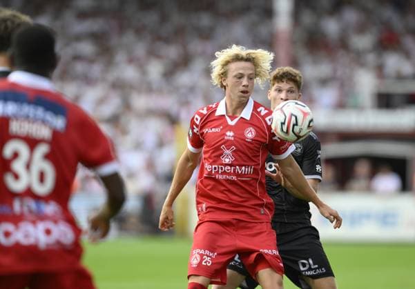RECORD DATE NOT STATED Kortrijk s Basile Vroninks fights for the ball during a soccer match between KV Kortrijk and SV Zulte Waregem, Sunday 6 September 2026 in Kortrijk, on day 5 of the 2026-2027 Jupiler Pro League first division of the Belgian championship. JOHNxTHYS  x185464690x
