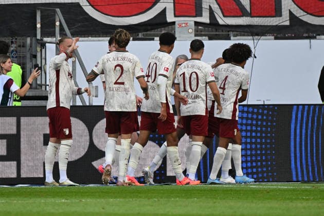 06.09.2026, xjhx, Fussball 1.Bundesliga, Eintracht Frankfurt - FC Augsburg v.l. Torjubel nach dem Tor zum celebrating the goal celebrate 1:3 durch Alexis Claude-Maurice (FC Augsburg) (DFL DFB REGULATIONS PROHIBIT ANY USE OF PHOTOGRAPHS as IMAGE SEQUENCES and or QUASI-VIDEO) Frankfurt am Main *** September 6, 2026, xjhx, Soccer, Bundesliga 1, Eintracht Frankfurt vs. FC Augsburg: Goal celebration after the 1-3 goal scored by Alexis Claude Maurice. FC Augsburg. DFL and DFB regulations prohibit any use of photographs as image sequences and or quasi-video. Frankfurt am Main