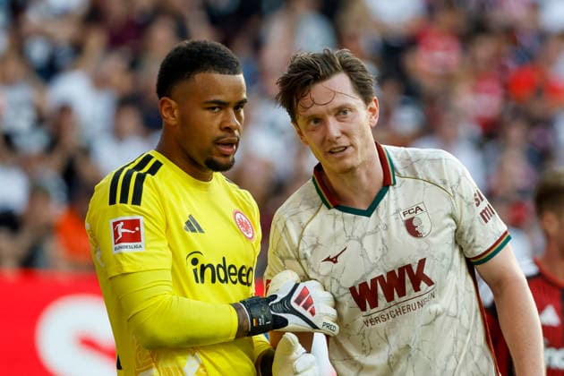 Noah Atubolu (Eintracht Frankfurt, 01) und Michael Gregoritsch (FC Augsburg, 11) , Deutschland, Fussball, 1. Bundesliga, 2.Spieltag, 2026 2027, Eintracht Frankfurt vs. FC Augsburg, 06.09.2026, Frankfurt am Main Deutsche-Bank-Park Deutschland *** Noah Atubolu, Eintracht Frankfurt, 01, and Michael Gregoritsch, FC Augsburg, 11, Germany, soccer, Bundesliga 1, Matchday 2, 2026–2027, Eintracht Frankfurt vs. FC Augsburg, September 6, 2026, Frankfurt am Main, Deutsche Bank Park, Germany Copyright: xGrantxHubbsx