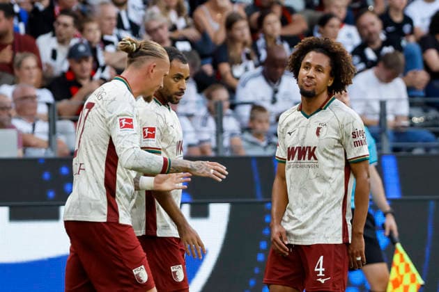 Torjubel FC Augsburg beim 1:3 durch Alexis Claude-Maurice (FC Augsburg, 20), Freude, Begeisterung, positive Emotionen, Torerfolg , Deutschland, Fussball, 1. Bundesliga, 2.Spieltag, 2026 2027, Eintracht Frankfurt vs. FC Augsburg, 06.09.2026, Frankfurt am Main Deutsche-Bank-Park Deutschland *** FC Augsburg celebrates a goal in the 1-3 match scored by Alexis Claude Maurice, FC Augsburg, 20, joy, excitement, positive emotions, goal, Germany, soccer, Bundesliga 1, Matchday 2, 2026–2027, Eintracht Frankfurt vs. FC Augsburg, September 6, 2026, Frankfurt am Main, Deutsche Bank Park, Germany Copyright: xGrantxHubbsx