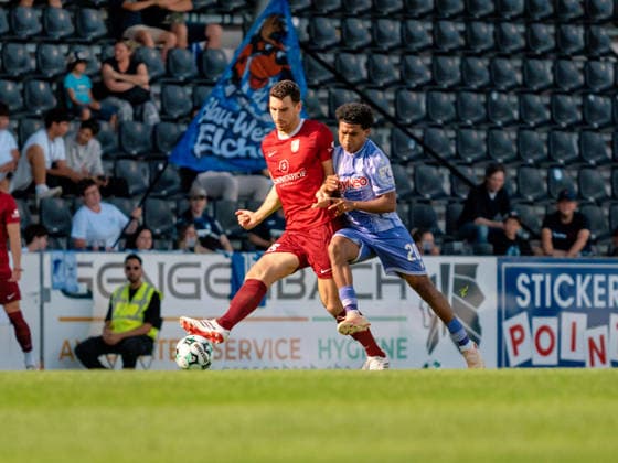 Antonis Aidonis (SG Sonnenhof Grossaspch, 15), Tiago Poller (TSG Hoffenheim II, 20) GER, Fussball, SG Sonnenhof Grossaspach vs. TSG Hoffenheim II, 3. Liga, 4. Spieltag, Saison 2026 2027, 06.09.2026 GER, Fussball, SG Sonnenhof Grossaspach vs. TSG Hoffenheim II, 3. Liga, 4. Spieltag, Saison 2026 2027, 06.09.2026 Aspach Copyright: xCarstenxSchweringx EP_CSG