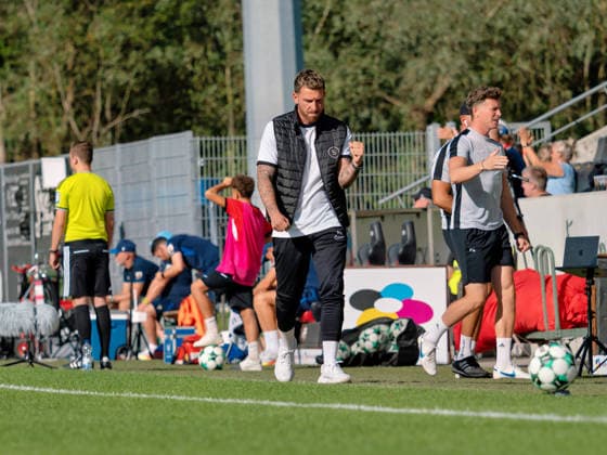 Pascal Reinhardt (SG Sonnenhof Grossaspch, Trainer) Torjubel zum 1:0 durch Loris Maier (SG Sonnenhof Grossaspch, 27) GER, Fussball, SG Sonnenhof Grossaspach vs. TSG Hoffenheim II, 3. Liga, 4. Spieltag, Saison 2026 2027, 06.09.2026 GER, Fussball, SG Sonnenhof Grossaspach vs. TSG Hoffenheim II, 3. Liga, 4. Spieltag, Saison 2026 2027, 06.09.2026 Aspach Copyright: xCarstenxSchweringx EP_CSG