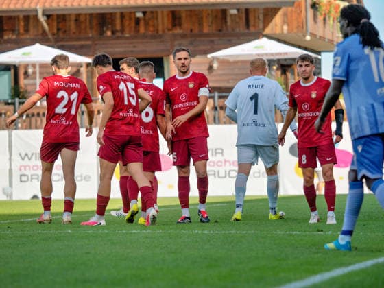 Luca Molinari (SG Sonnenhof Grossaspch, 21), Antonis Aidonis (SG Sonnenhof Grossaspch, 15), Christian Mistl (SG Sonnenhof Grossaspch, 06), Volkan Celiktas (SG Sonnenhof Grossaspch, 05), Maximilian Reule (SG Sonnenhof Grossaspch, 01), vor Eckball GER, Fussball, SG Sonnenhof Grossaspach vs. TSG Hoffenheim II, 3. Liga, 4. Spieltag, Saison 2026 2027, 06.09.2026 GER, Fussball, SG Sonnenhof Grossaspach vs. TSG Hoffenheim II, 3. Liga, 4. Spieltag, Saison 2026 2027, 06.09.2026 Aspach Copyright: xCarstenxSchweringx EP_CSG