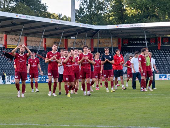Mannschaftsjubel von SG Sonnenhofgrossaspach nach 1:0 Sieg vor den Fans GER, Fussball, SG Sonnenhof Grossaspach vs. TSG Hoffenheim II, 3. Liga, 4. Spieltag, Saison 2026 2027, 06.09.2026 GER, Fussball, SG Sonnenhof Grossaspach vs. TSG Hoffenheim II, 3. Liga, 4. Spieltag, Saison 2026 2027, 06.09.2026 Aspach Copyright: xCarstenxSchweringx EP_CSG