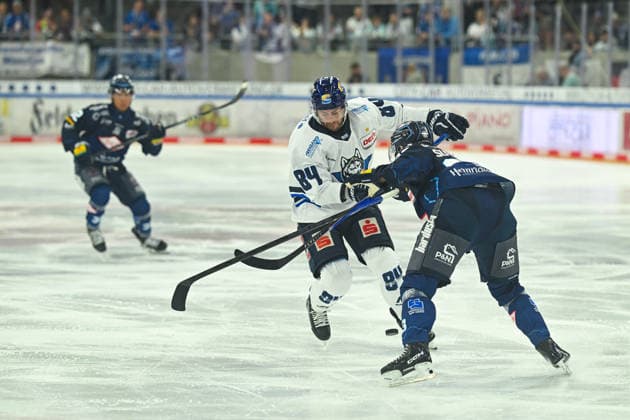 Chris Wilkie (EC Kassel Huskies, 84) Dresdner Eisloewen vs. EC Kassel Huskies, Testspiel 2. Eishockey Bundesliga Herren, Spielzeit 2026 2027, 06.09.2026 Dresdner Eisloewen vs. EC Kassel Huskies, Testspiel 2. Eishockey Bundesliga Herren, Spielzeit 2026 2027, 06.09.2026 Dresden *** Chris Wilkie, EC Kassel Huskies, 84 Dresdner Eisloewen vs. EC Kassel Huskies, Exhibition Game 2, Men s Ice Hockey Bundesliga, 2026–2027 Season, September 6, 2026 Dresdner Eislöwen vs. EC Kassel Huskies, Exhibition Game 2 Men s Ice Hockey Bundesliga, 2026–2027 Season, September 6, 2026 Dresden Copyright: xEibner-Pressefoto xHoepnerx EP_PHR