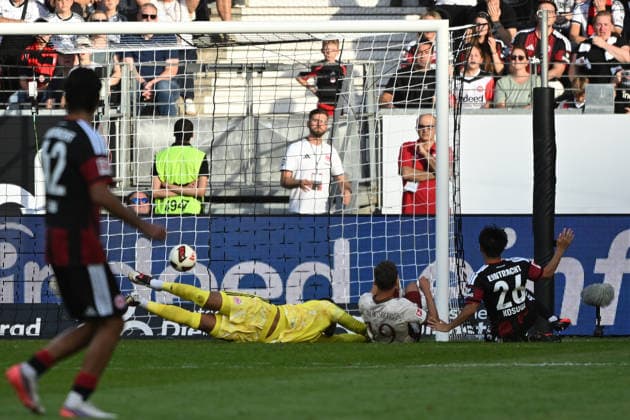 06.09.2026, xpsx, Fussball 1.Bundesliga, Eintracht Frankfurt - FC Augsburg v.l. Robin Fellhauer (FC Augsburg) Torschuetze, erzielt das Tor, Treffer, scores the goal 1:2 Noah Atubolu (Eintracht Frankfurt) Keita Kosugi (Eintracht Frankfurt) (DFL DFB REGULATIONS PROHIBIT ANY USE OF PHOTOGRAPHS as IMAGE SEQUENCES and or QUASI-VIDEO) Frankfurt am Main *** September 6, 2026, xpsx, Soccer, Bundesliga 1, Eintracht Frankfurt vs. FC Augsburg, Robin Fellhauer (FC Augsburg) – goal scorers, scores the goal, goal, scores the goal 1 2 Noah Atubolu Eintracht Frankfurt Keita Kosugi Eintracht Frankfurt DFL DFB REGULATIONS PROHIBIT ANY USE OF PHOTOGRAPHS as IMAGE SEQUENCES and or QUASI-VIDEO Frankfurt am Main