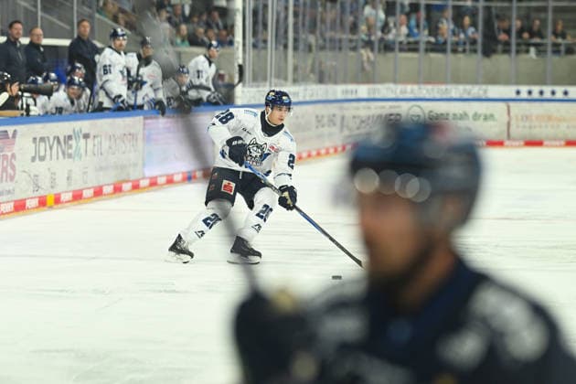 Ben Stadler (EC Kassel Huskies, 28) Dresdner Eisloewen vs. EC Kassel Huskies, Testspiel 2. Eishockey Bundesliga Herren, Spielzeit 2026 2027, 06.09.2026 Dresdner Eisloewen vs. EC Kassel Huskies, Testspiel 2. Eishockey Bundesliga Herren, Spielzeit 2026 2027, 06.09.2026 Dresden *** Ben Stadler, EC Kassel Huskies, 28: Dresdner Eisloewen vs. EC Kassel Huskies, Exhibition Game 2, Men s Ice Hockey Bundesliga, 2026–2027 Season, September 6, 2026, Dresdner Eisloewen vs. EC Kassel Huskies, Exhibition Game 2, Men’s Ice Hockey Bundesliga, 2026–2027 season, September 6, 2026, Dresden Copyright: xEibner-Pressefoto xHoepnerx EP_PHR