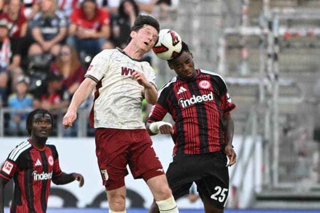 06.09.2026, xpsx, Fussball 1.Bundesliga, Eintracht Frankfurt - FC Augsburg v.l. Michael Gregoritsch (FC Augsburg) Raphael Onyedika (Eintracht Frankfurt) Zweikampf, Aktion, action, battle for the ball (DFL DFB REGULATIONS PROHIBIT ANY USE OF PHOTOGRAPHS as IMAGE SEQUENCES and or QUASI-VIDEO) Frankfurt am Main *** September 6, 2026, xpsx, Soccer, Bundesliga 1, Eintracht Frankfurt vs. FC Augsburg – Michael Gregoritsch (FC Augsburg) vs. Raphael Onyedika (Eintracht Frankfurt) – tackle, action, battle for the ball. DFL and DFB regulations prohibit any use of photographs as image sequences and or quasi-video. Frankfurt am Main