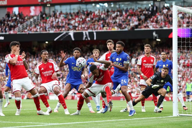 Arsenal v Chelsea 6 September 2026, London - Premier League Football - Arsenal v Chelsea - Ezri Konsa of Arsenal is put under pressure by Reece James of Chelsea as the ball comes in from the corner - Photo: Charlotte Wilson Offside. London UK Copyright: xCharlottexWilsonx xOffsidexOffside