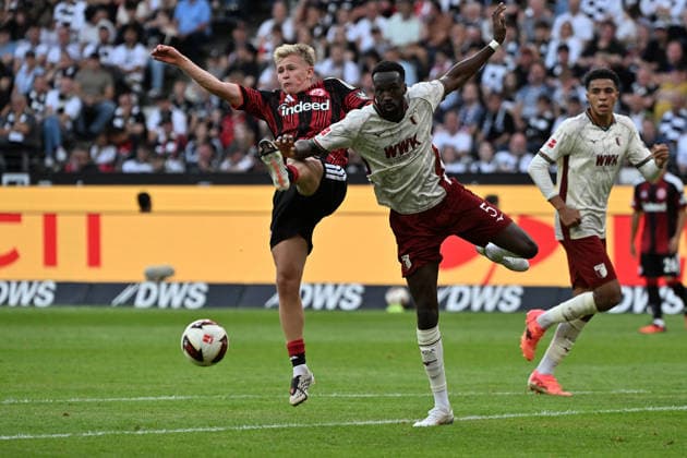 06.09.2026, xjhx, Fussball 1.Bundesliga, Eintracht Frankfurt - FC Augsburg v.l. Jonathan Jonny Burkardt (Eintracht Frankfurt) Christian Matsima (FC Augsburg) Zweikampf, Aktion, action, battle for the ball (DFL DFB REGULATIONS PROHIBIT ANY USE OF PHOTOGRAPHS as IMAGE SEQUENCES and or QUASI-VIDEO) Frankfurt am Main *** September 6, 2026, xjhx, Soccer, Bundesliga 1, Eintracht Frankfurt vs. FC Augsburg: Jonathan Jonny Burkardt (Eintracht Frankfurt) and Christian Matsima (FC Augsburg) in a tackle, action, battle for the ball. DFL and DFB regulations prohibit any use of photographs as image sequences and or quasi-video. Frankfurt am Main