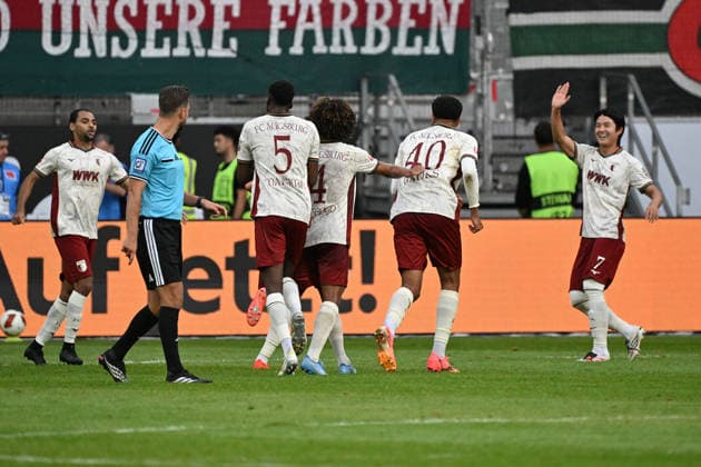 06.09.2026, xjhx, Fussball 1.Bundesliga, Eintracht Frankfurt - FC Augsburg v.l. Torjubel nach dem Tor zum celebrating the goal celebrate 1:4 durch Fabian Rieder (FC Augsburg) (DFL DFB REGULATIONS PROHIBIT ANY USE OF PHOTOGRAPHS as IMAGE SEQUENCES and or QUASI-VIDEO) Frankfurt am Main *** September 6, 2026, xjhx, Soccer, Bundesliga 1, Eintracht Frankfurt vs. FC Augsburg: Goal celebration after Fabian Rieder’s goal (1–4) for FC Augsburg. DFL and DFB regulations prohibit any use of photographs as image sequences and or quasi-video. Frankfurt am Main