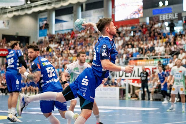 Elias Fuegel (HBW Balingen Weilstetten, 24) Fuegel Tor von Aussen, Elias Fuegel (HBW Balingen Weilstetten, 24) Fuegel Tor von Aussen, HBW Balingen Weilstetten vs. SC Magdeburg, GER, Opel 1. Handball Bundesliga, Meisterschaft, Spieltag 3, Saison 2026 2027, 06.09.2026, Eibner-Pressefoto Andreas Ulmer HBW Balingen Weilstetten vs. SC Magdeburg, GER, Opel 1. Handball Bundesliga, Meisterschaft, Spieltag 3, Saison 2026 2027, 06.09.2026, Balingen Copyright: xEibner-Pressefoto AndreasxUlmerx EP_AUR