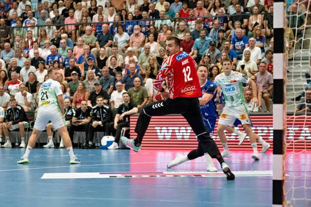 Mex Raguse (HBW Balingen Weilstetten, 06), Torwurf, Matej Mandi?, (SC Magdeburg, 12, Torwart) schaut hinterher, HBW Balingen Weilstetten vs. SC Magdeburg, GER, Opel 1. Handball Bundesliga, Meisterschaft, Spieltag 3, Saison 2026 2027, 06.09.2026, Eibner-Pressefoto Andreas Ulmer HBW Balingen Weilstetten vs. SC Magdeburg, GER, Opel 1. Handball Bundesliga, Meisterschaft, Spieltag 3, Saison 2026 2027, 06.09.2026, Balingen Copyright: xEibner-Pressefoto AndreasxUlmerx EP_AUR