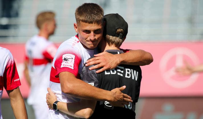 Würzburg , Fußball 3. Liga FC Würzburger Kickers vs. VfB Stuttgart II , 39 Enis Redzepi ( VfB )