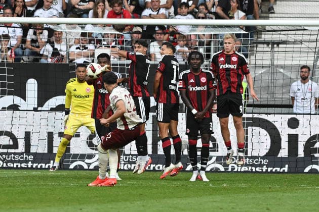 06.09.2026, xpsx, Fussball 1.Bundesliga, Eintracht Frankfurt - FC Augsburg v.l. Fabian Rieder (FC Augsburg) Torschuetze, erzielt das Tor, Treffer, scores the goal 1:4 Noah Atubolu (Eintracht Frankfurt) (DFL DFB REGULATIONS PROHIBIT ANY USE OF PHOTOGRAPHS as IMAGE SEQUENCES and or QUASI-VIDEO) Frankfurt am Main *** September 6, 2026, xpsx, Soccer, Bundesliga 1, Eintracht Frankfurt vs. FC Augsburg, Fabian Rieder (FC Augsburg) goal scorer, scores the goal, goal, scores the goal 1 4 Noah Atubolu Eintracht Frankfurt DFL DFB REGULATIONS PROHIBIT ANY USE OF PHOTOGRAPHS as IMAGE SEQUENCES and or QUASI-VIDEO Frankfurt am Main