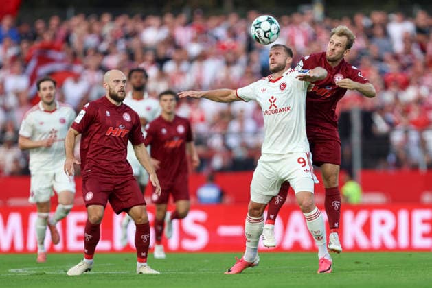 Eric Hottmann (Fortuna Duesseldorf) und Georg Strauch (SC Fortuna Koeln) im Zweikampf waehrend des Spiels der 3. Liga zwischen SC Fortuna Koeln und Fortuna Duesseldorf, Suedstadion am 06. September 2026 in Koeln, Deutschland. (Foto von Oliver Kaelke DeFodi Images) +++ Eric Hottmann (Fortuna Duesseldorf) und Georg Strauch (SC Fortuna Koeln) battle for the ball during the 3. Liga match between SC Fortuna Koeln and Fortuna Duesseldorf at Suedstadion on September 6, 2026 in Cologne, Germany. (Photo by Oliver Kaelke DeFodi Images) DFB DFL REGULATIONS PROHIBIT ANY USE OF PHOTOGRAPHS AS IMAGE SEQUENCES AND OR QUASI-VIDEO. (Photo by Oliver Kaelke DeFodi Images) -
