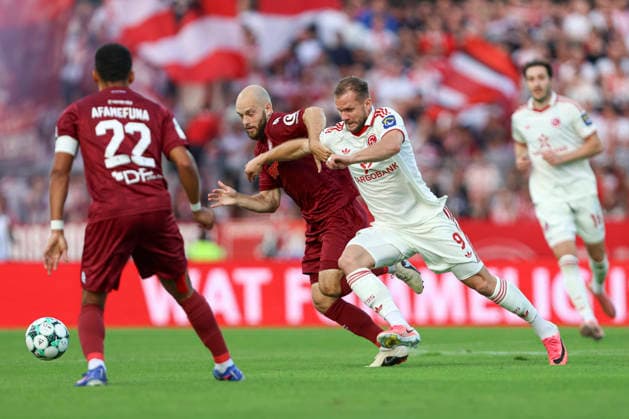 Adrian Stanilewicz (SC Fortuna Koeln) und Eric Hottmann (Fortuna Duesseldorf) im Zweikampf waehrend des Spiels der 3. Liga zwischen SC Fortuna Koeln und Fortuna Duesseldorf, Suedstadion am 06. September 2026 in Koeln, Deutschland. (Foto von Oliver Kaelke DeFodi Images) +++ Adrian Stanilewicz (SC Fortuna Koeln) und Eric Hottmann (Fortuna Duesseldorf) battle for the ball during the 3. Liga match between SC Fortuna Koeln and Fortuna Duesseldorf at Suedstadion on September 6, 2026 in Cologne, Germany. (Photo by Oliver Kaelke DeFodi Images) DFB DFL REGULATIONS PROHIBIT ANY USE OF PHOTOGRAPHS AS IMAGE SEQUENCES AND OR QUASI-VIDEO. (Photo by Oliver Kaelke DeFodi Images) -